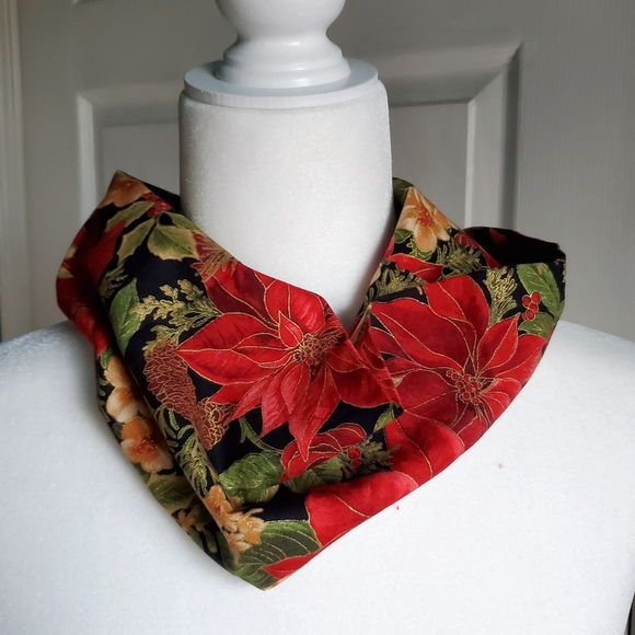 Womens handmade infinity scarf - Picture 2 of 6